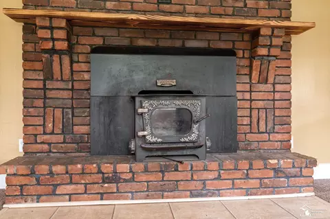 Living - 9111 S Telegraph, Temperance, MI 48182 photo 4 of 4