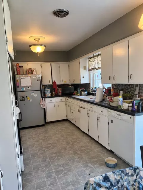 Kitchen - 12239 S Ruppert, Perry, MI 48872 photo 1 of 2