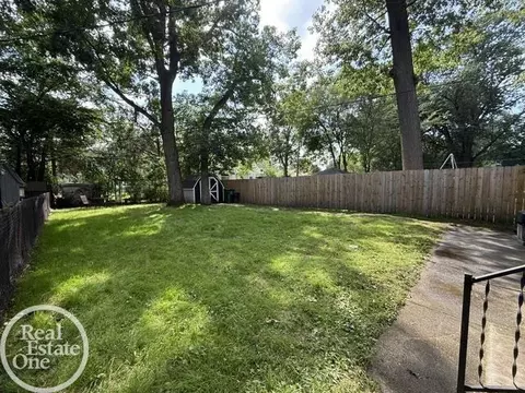 Exterior - 628 E Drayton, Ferndale, MI 48220 photo 4 of 4