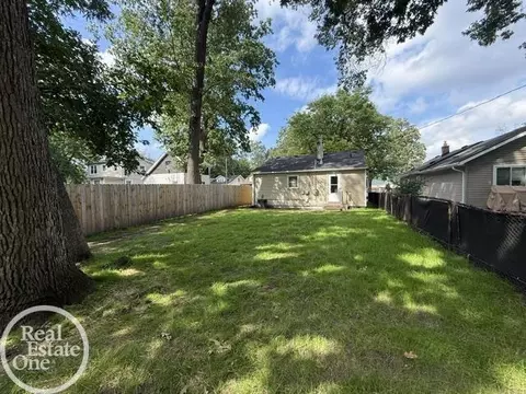 Exterior - 628 E Drayton, Ferndale, MI 48220 photo 2 of 4