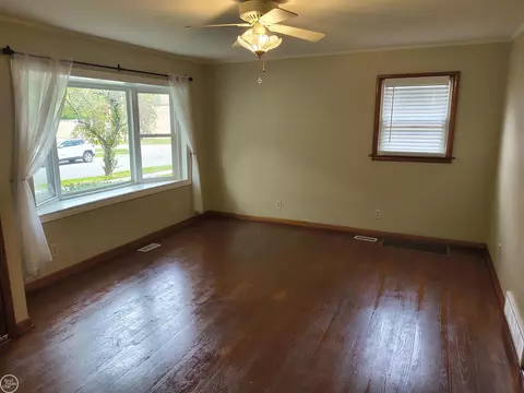 Living - 628 E Drayton, Ferndale, MI 48220 photo 5 of 6