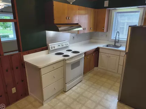 Kitchen - 628 E Drayton, Ferndale, MI 48220 photo 3 of 5