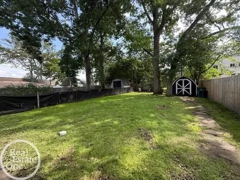 Exterior - 628 E Drayton, Ferndale, MI 48220 photo 3 of 4