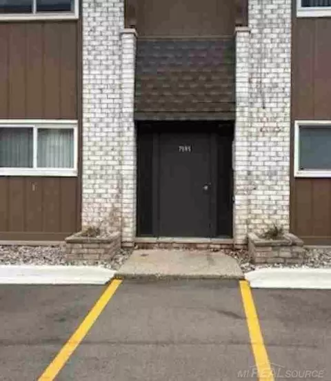 7595 Woodview #BLDG 12, Westland, MI 48185