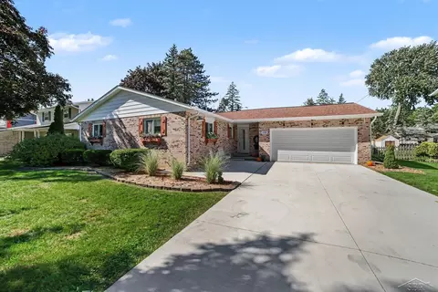 1445 Vancouver, Saginaw, MI 48638
