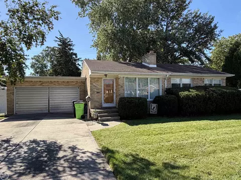 16990 Martin, Roseville, MI 48066