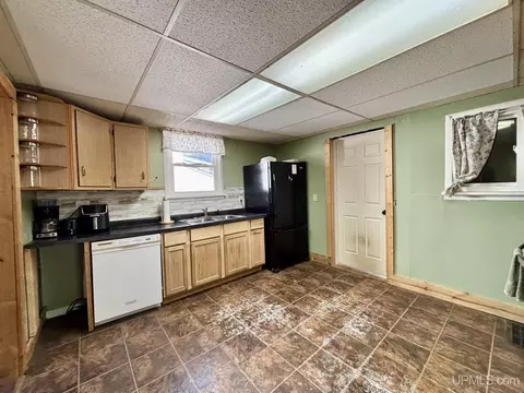 Kitchen - 315 W Barnum, Ishpeming, MI 49849 photo 1 of 3
