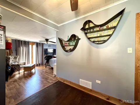 Entry Way - 315 W Barnum, Ishpeming, MI 49849 photo 3 of 3