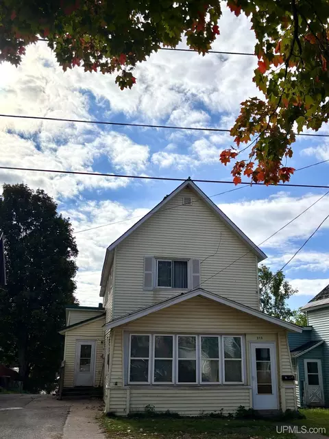 Exterior - 315 W Barnum, Ishpeming, MI 49849 photo 2 of 3