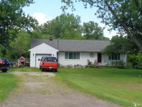 3300 W Stein, La Salle, MI 48145