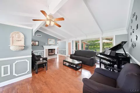 Living - 1241 E Oregon, Adrian, MI 49221 photo 3 of 6