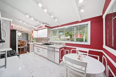Kitchen - 1241 E Oregon, Adrian, MI 49221 photo 5 of 7