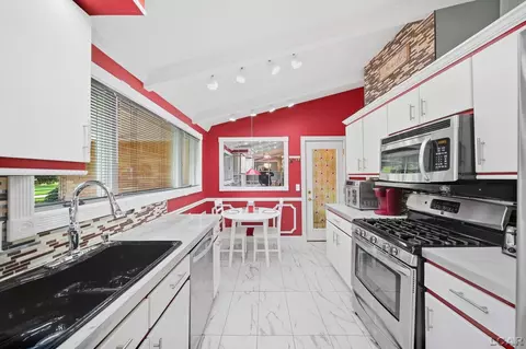 Kitchen - 1241 E Oregon, Adrian, MI 49221 photo 6 of 7
