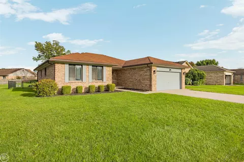 40802 Karen, Clinton Township, MI 48038