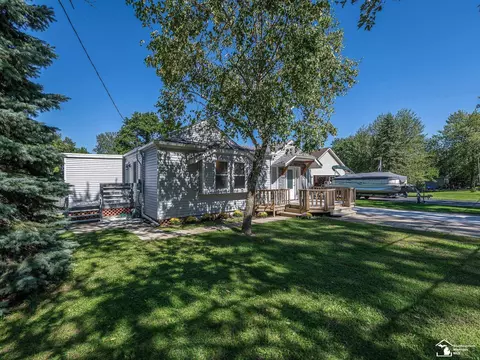 Exterior - 4960 Evergreen, Monroe, MI 48161 photo 6 of 7
