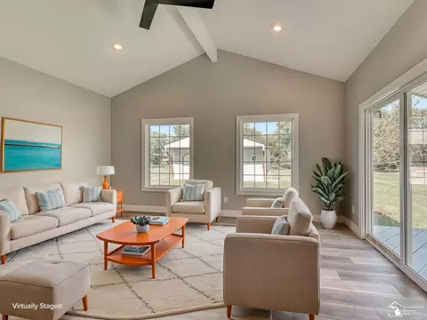 Living - 4960 Evergreen, Monroe, MI 48161 photo 2 of 5