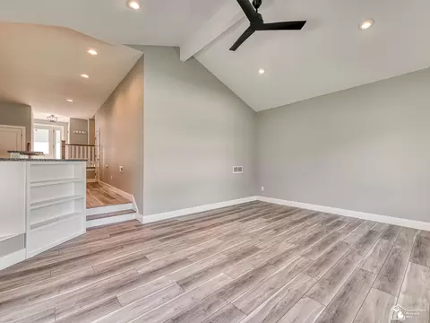 Living - 4960 Evergreen, Monroe, MI 48161 photo 5 of 5