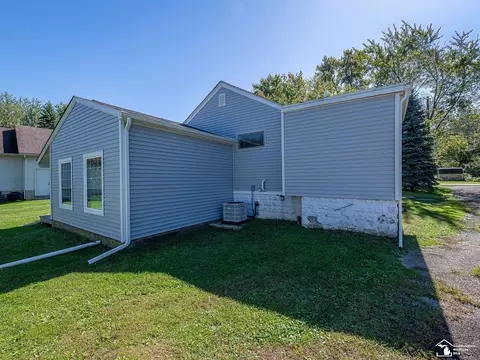 Other - 4960 Evergreen, Monroe, MI 48161 photo 6 of 9