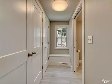 Entry Way - 4960 Evergreen, Monroe, MI 48161 photo 4 of 4