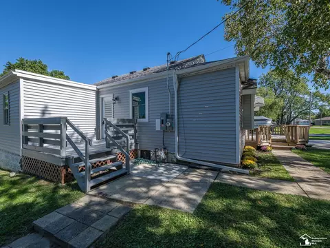 Exterior - 4960 Evergreen, Monroe, MI 48161 photo 2 of 7