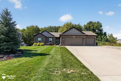 8308 Peninsula, Grand Blanc, MI 48439