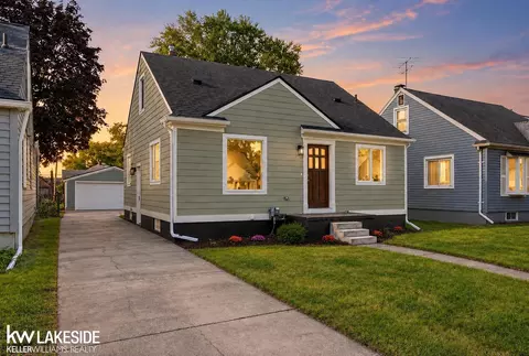 17800 Wexford, Roseville, MI 48066