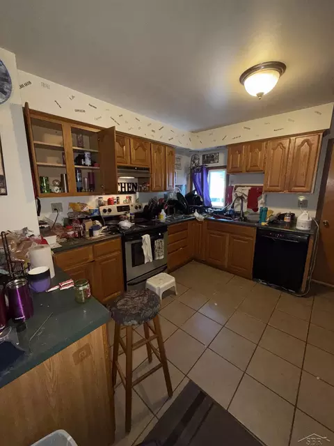 Kitchen - 2002 11th, Bay City, MI 48708 photo 2 of 2