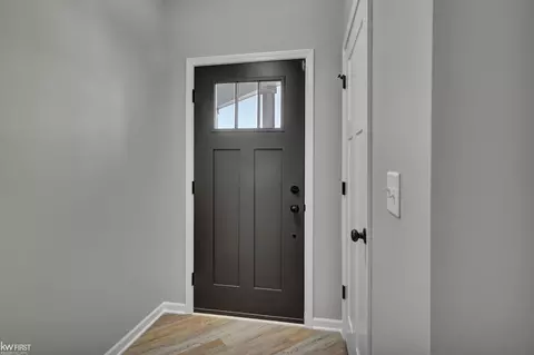 Entry Way - 11130 Brahms, Davison, MI 48423 photo 4 of 7