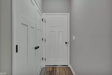 Entry Way - 11130 Brahms, Davison, MI 48423 photo 6 of 7