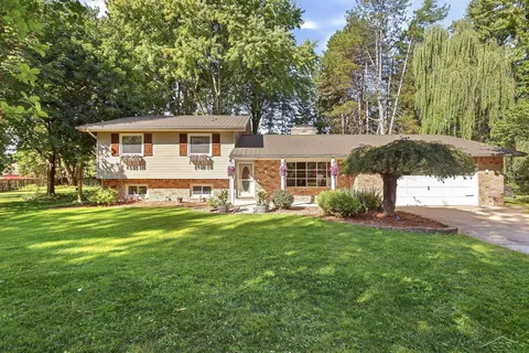 1825 Thunderbird, Saginaw, MI 48609