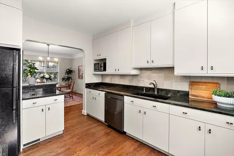Kitchen - 752-754 Neff, Grosse Pointe, MI 48230 photo 2 of 5