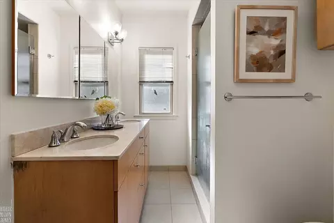 Bath - 752-754 Neff, Grosse Pointe, MI 48230 photo 1 of 2