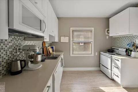 Kitchen - 752-754 Neff, Grosse Pointe, MI 48230 photo 4 of 5