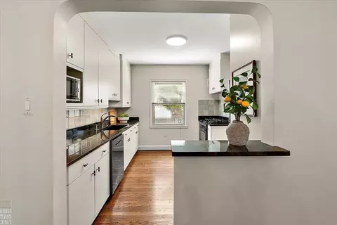 Kitchen - 752-754 Neff, Grosse Pointe, MI 48230 photo 1 of 5