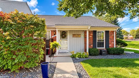 39497 Heatherheath #BUILDING 8, Clinton Township, MI 48038