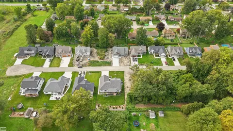 View/Area - 39159 Chart, Harrison Township, MI 48045 photo 5 of 7