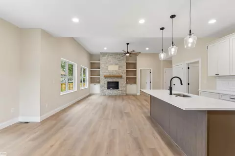 Living - 39159 Chart, Harrison Township, MI 48045 photo 4 of 4