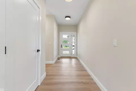 Entry Way - 39159 Chart, Harrison Township, MI 48045 photo 3 of 3
