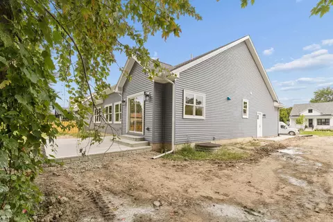 Exterior - 39159 Chart, Harrison Township, MI 48045 photo 5 of 7