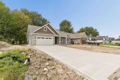 Exterior - 39159 Chart, Harrison Township, MI 48045 photo 4 of 7