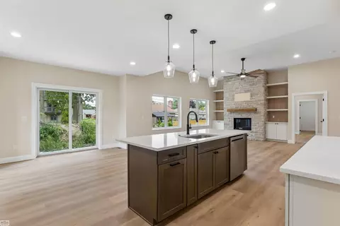 Living - 39159 Chart, Harrison Township, MI 48045 photo 2 of 4