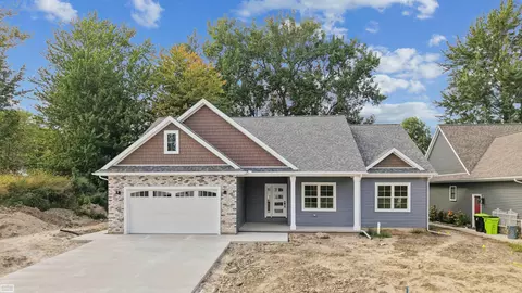 Exterior - 39159 Chart, Harrison Township, MI 48045 photo 6 of 7