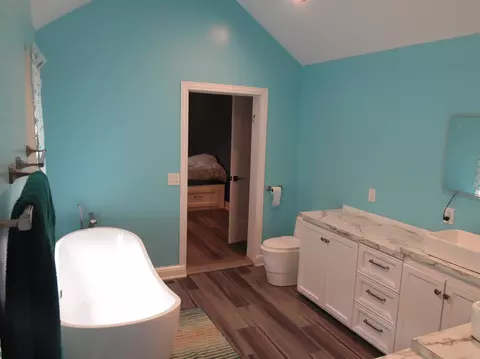 Bath - 3237 Grass Lk, Gladwin, MI 48624 photo 17 of 23