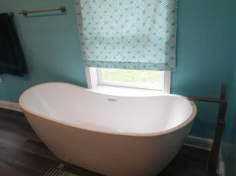 Bath - 3237 Grass Lk, Gladwin, MI 48624 photo 13 of 23