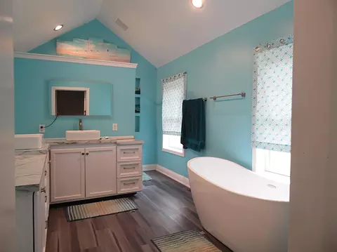 Bath - 3237 Grass Lk, Gladwin, MI 48624 photo 10 of 23