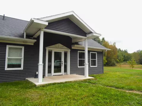 Exterior - 3237 Grass Lk, Gladwin, MI 48624 photo 4 of 8