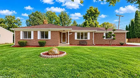 45440 Wakefield, Shelby Township, MI 48317