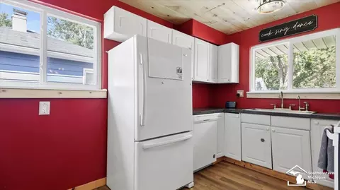 Kitchen - 13637 Wright, Gibraltar, MI 48173 photo 1 of 1