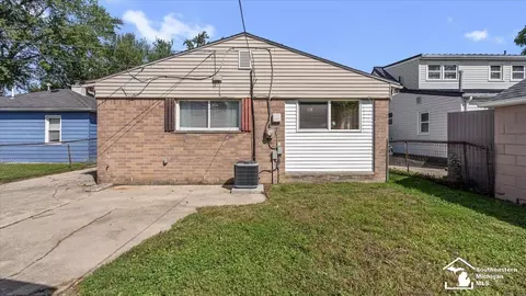 Exterior - 13637 Wright, Gibraltar, MI 48173 photo 4 of 5