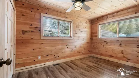 Bedroom - 13637 Wright, Gibraltar, MI 48173 photo 2 of 2